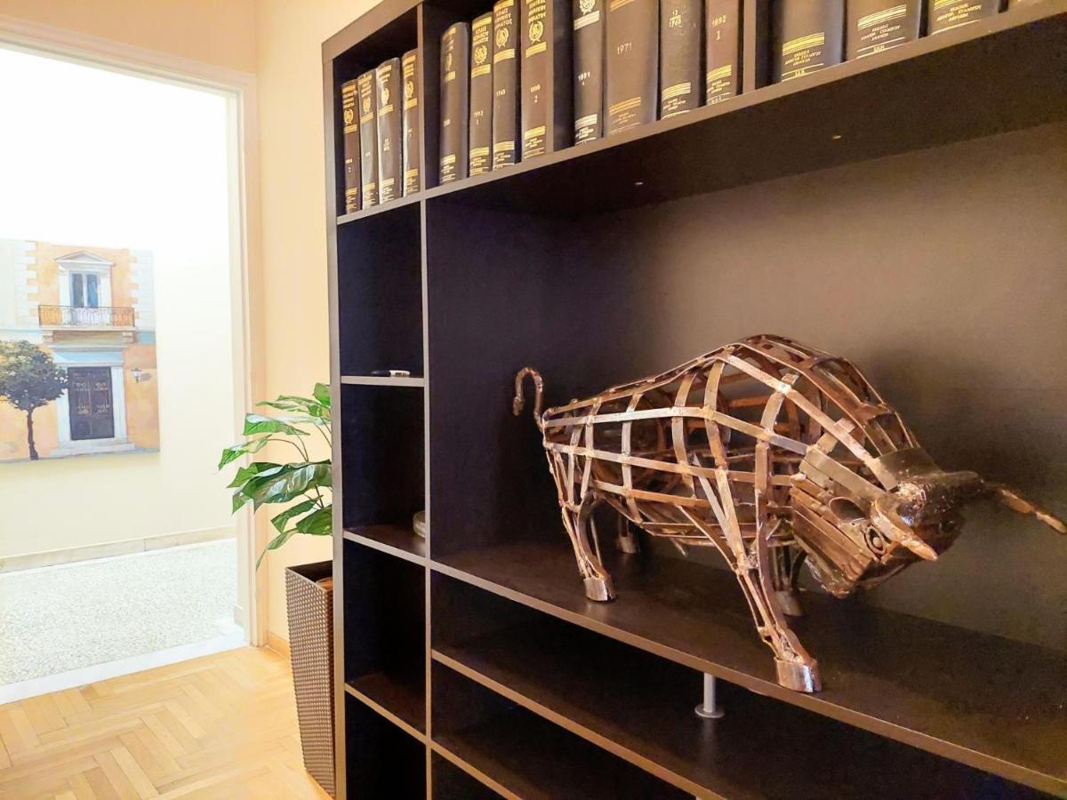 Grand Apartment In Parliament Square 雅典 外观 照片