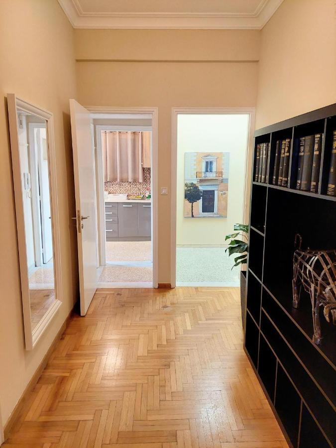 Grand Apartment In Parliament Square 雅典 外观 照片