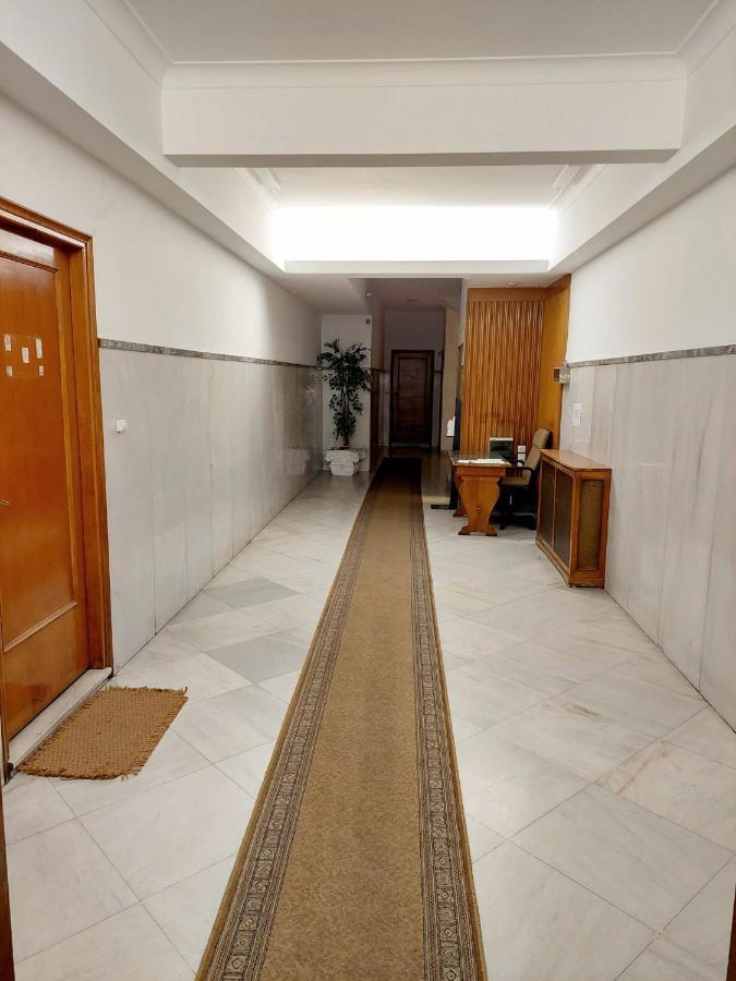 Grand Apartment In Parliament Square 雅典 外观 照片