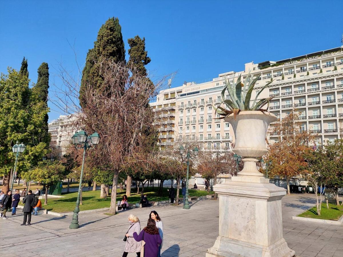 Grand Apartment In Parliament Square 雅典 外观 照片